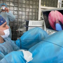 Алматинские врачи с помощью лазера облегчают жизнь мужчинам