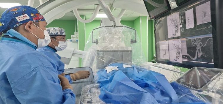 Медицинское чудо в Центральной городской клинической больнице: Нейрохирурги спасают пациента от инсульта