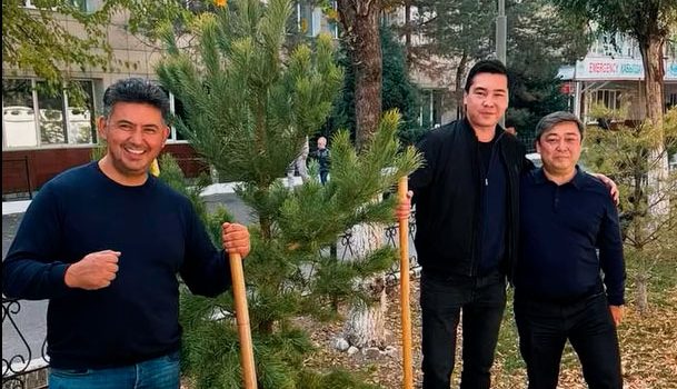 Республика күніне орай Орталық қалалық клиникалық ауруханада «Таза Қазақстан» экологиялық акциясы өтті Республика күніне орай Орталық қалалық клиникалық ауруханада «Таза Қазақстан» экологиялық акциясы өтті