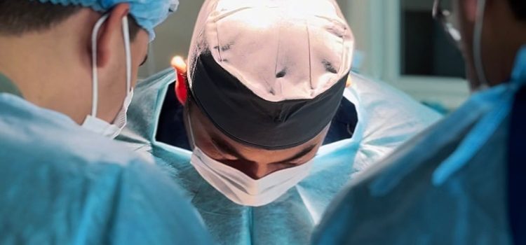 В ЦГКБ Алматы успешно проведено очередное ревизионное эндопротезирование тазобедренного сустава