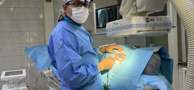 В ЦГКБ Алматы впервые выполнена операция по имплантации кардиовертера-дефибриллятора