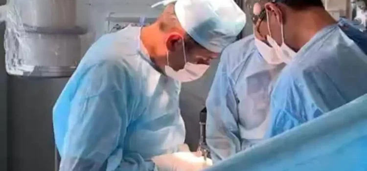 Врачи ЦГКБ Алматы поставили пациента на ноги после ДТП